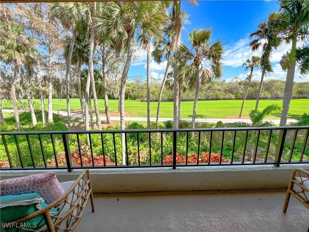 Picture of 105 Clubhouse Dr 255, Naples, FL 34105
