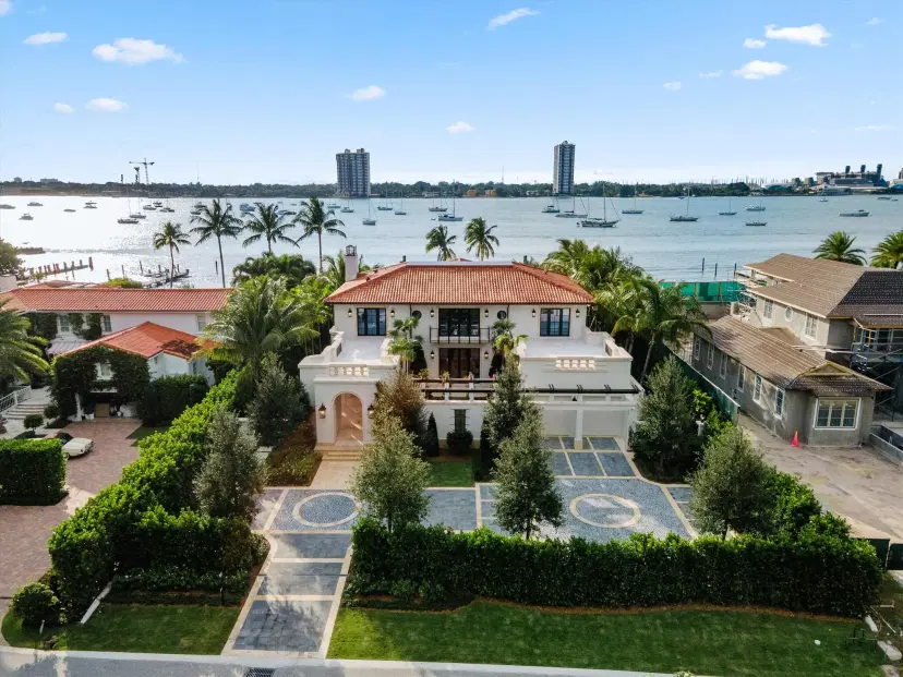 Picture of 1260 N Lake Way, Palm Beach FL 33480