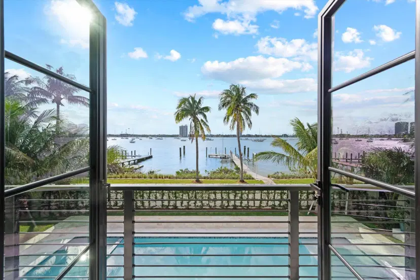 Picture of 1260 N Lake Way, Palm Beach FL 33480