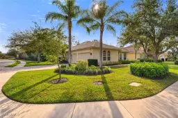 Picture of 400 Cypress Way W, Naples, FL 34110
