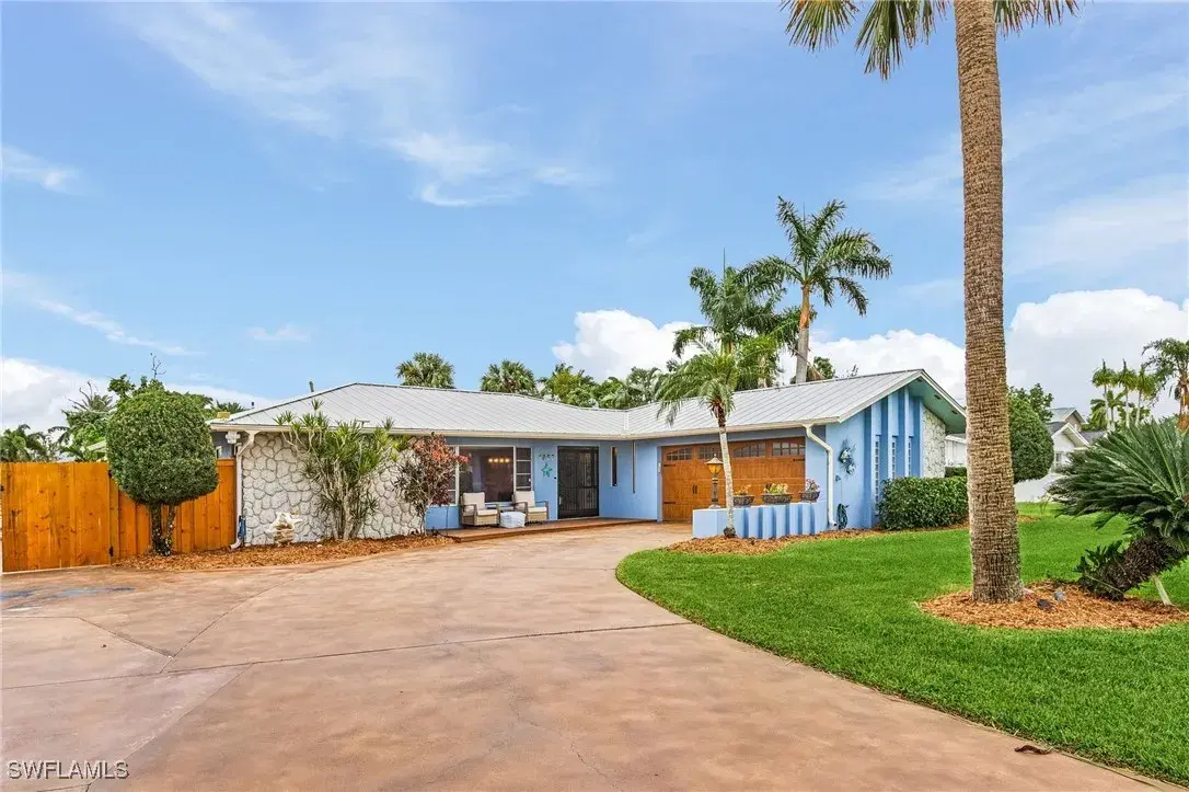 Picture of 1857 Whitecap Cir, North Fort Myers, FL 33903