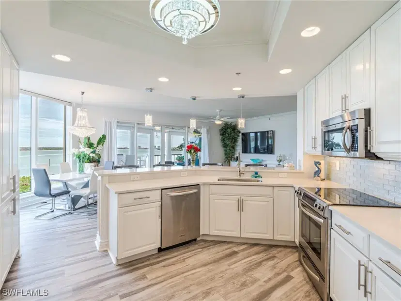 Picture of 4137 Bay Beach Ln 532, Fort Myers Beach FL 33931