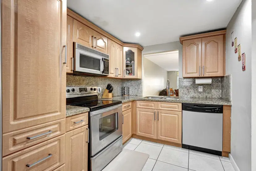 Picture of 2571 Aragon Blvd 322, Sunrise FL 33322