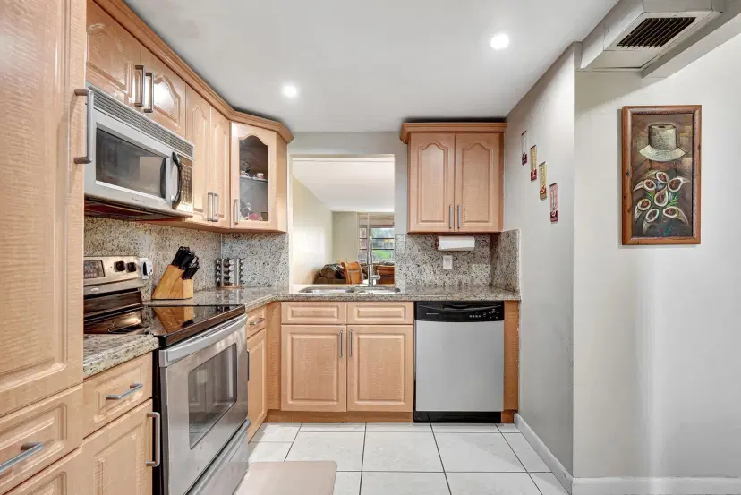 Picture of 2571 Aragon Blvd 322, Sunrise FL 33322