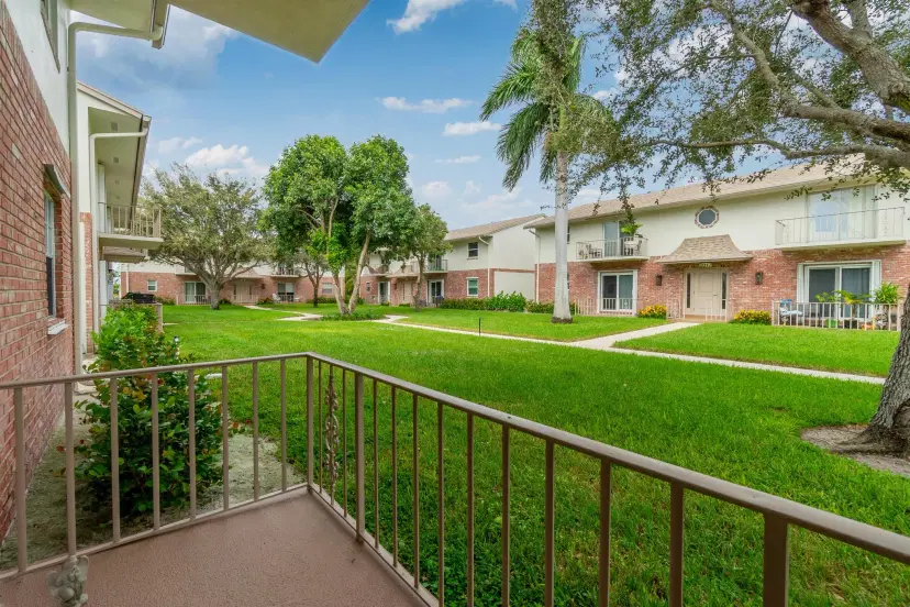 Picture of 2025 S Seacrest Boulevard B, Boynton Beach FL 33435