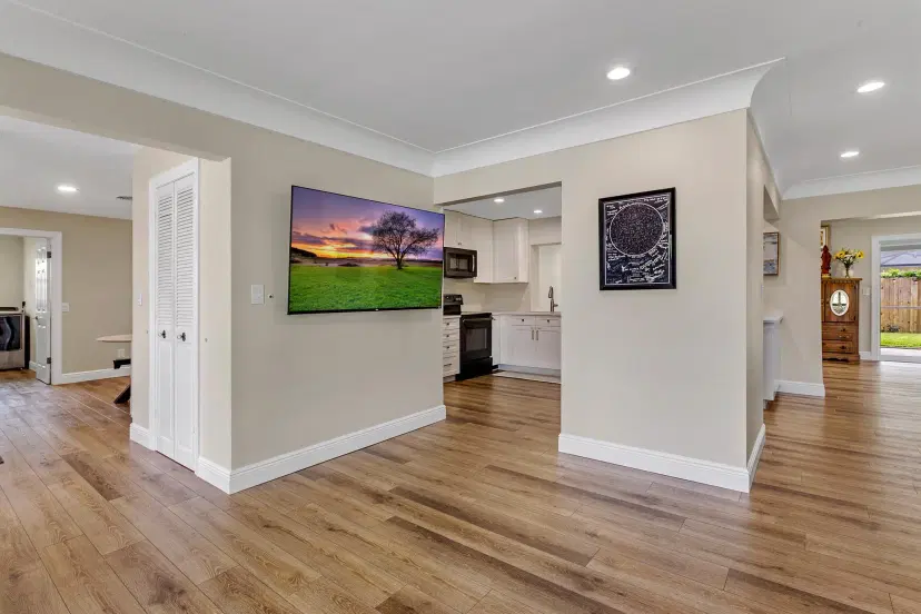 Picture of 728 Robin Way, North Palm Beach FL 33408