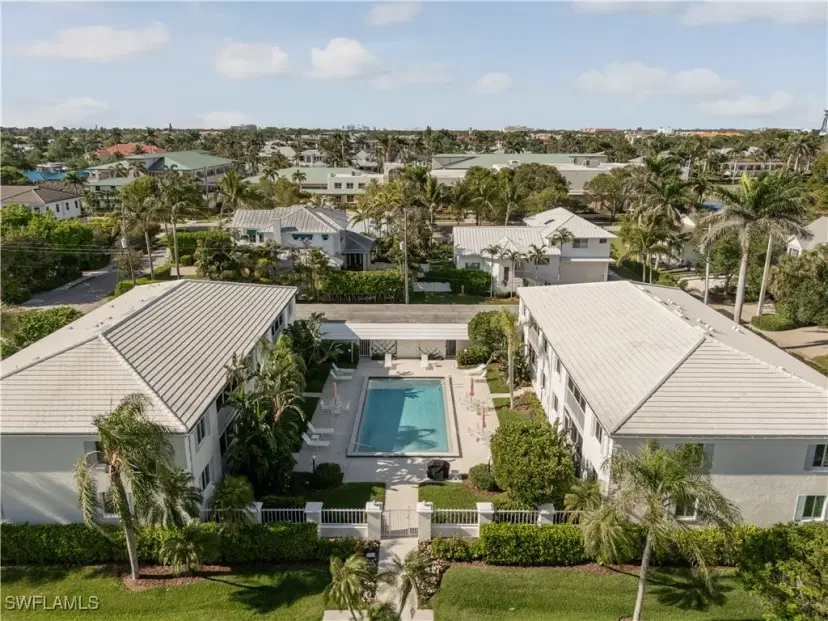 Picture of 525 10Th Ave S B101, Naples FL 34102