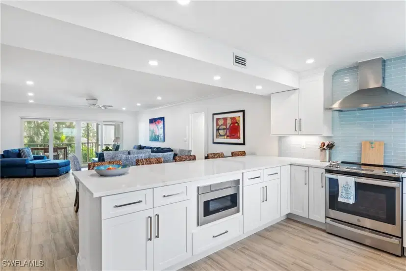 Picture of 525 10Th Ave S B101, Naples FL 34102