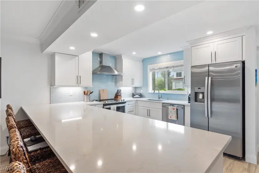 Picture of 525 10Th Ave S B101, Naples FL 34102