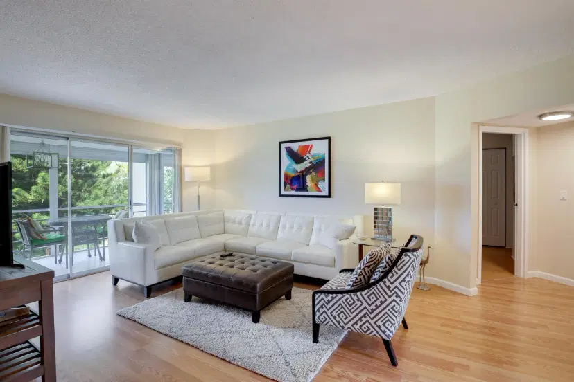 Picture of 3810 Via Poinciana 401, Lake Worth FL 33467
