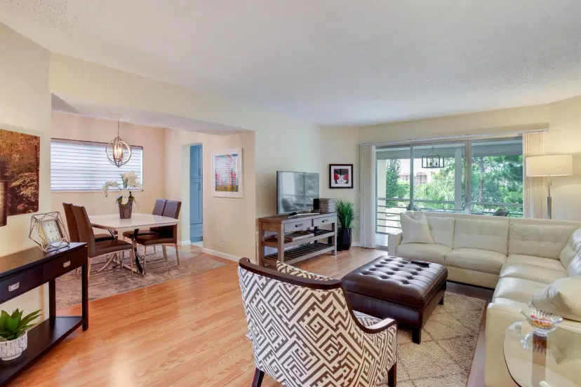 Picture of 3810 Via Poinciana 401, Lake Worth FL 33467