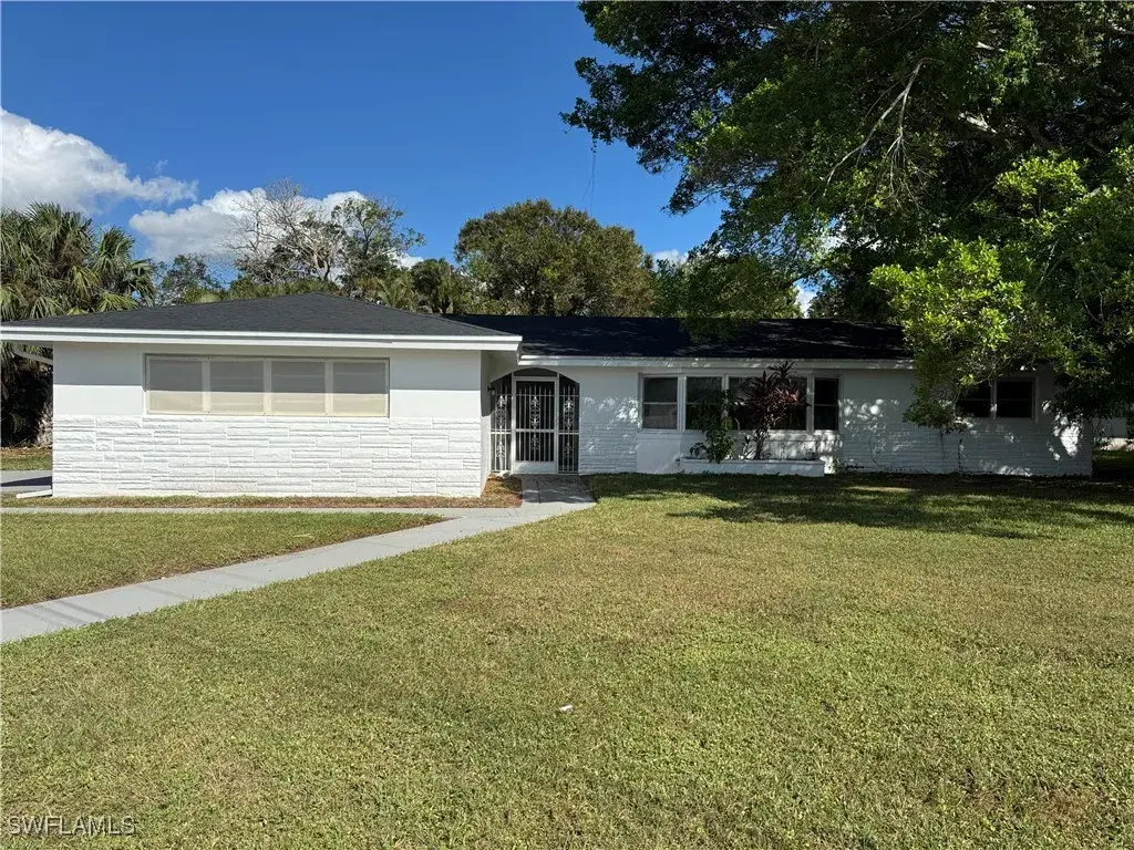 Picture of 1668 White Plains Ter, North Fort Myers, FL 33903