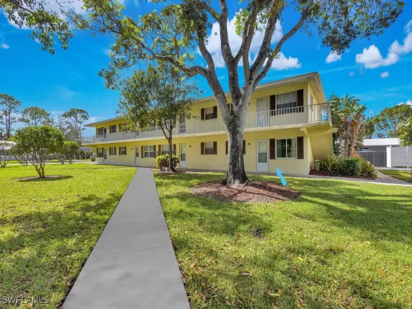 Picture of 3325 Airport Rd N C4, Naples FL 34105