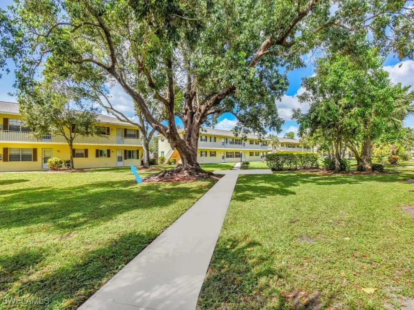 Picture of 3325 Airport Rd N C4, Naples FL 34105