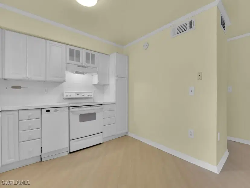 Picture of 3325 Airport Rd N C4, Naples FL 34105