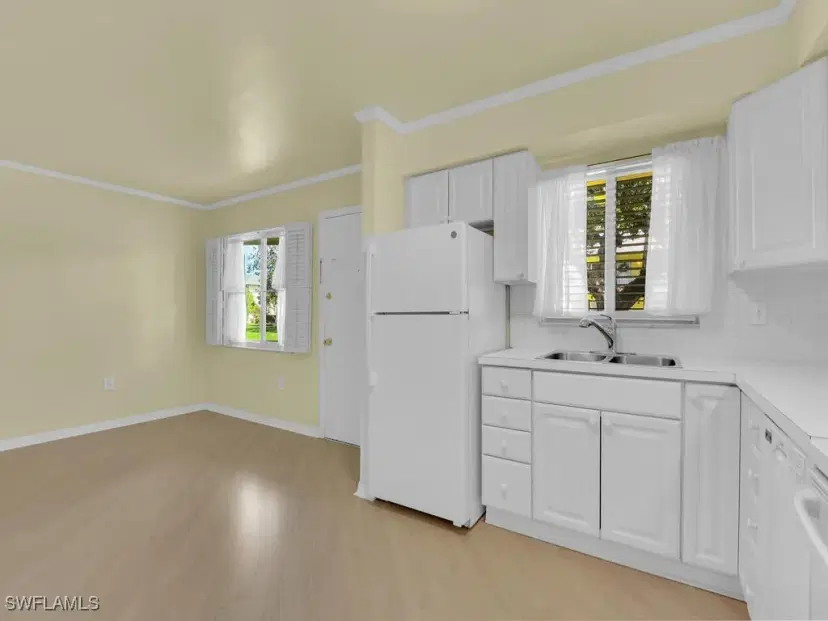 Picture of 3325 Airport Rd N C4, Naples FL 34105