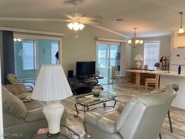 Picture of 325 Shoreland Dr E, Fort Myers FL 33905