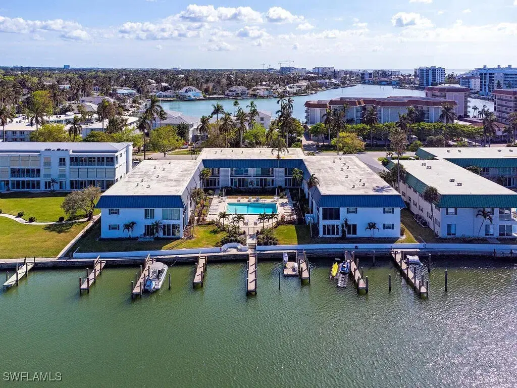 Picture of 333 Harbour Dr 108, Naples, FL 34103