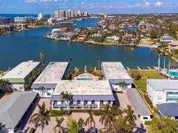 Picture of 333 Harbour Dr 108, Naples, FL 34103