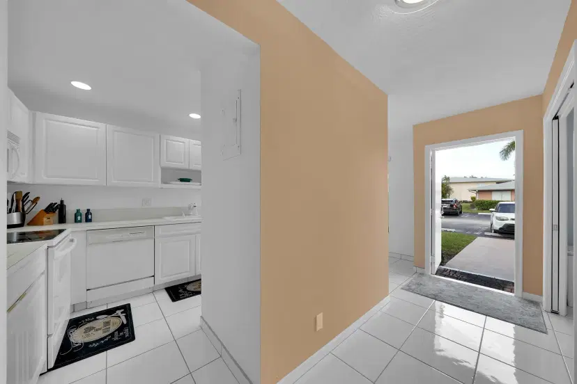 Picture of 1540 NW 18Th Avenue 103, Delray Beach FL 33445