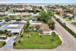 Picture of 802 Miramar Ct, Cape Coral, FL 33904