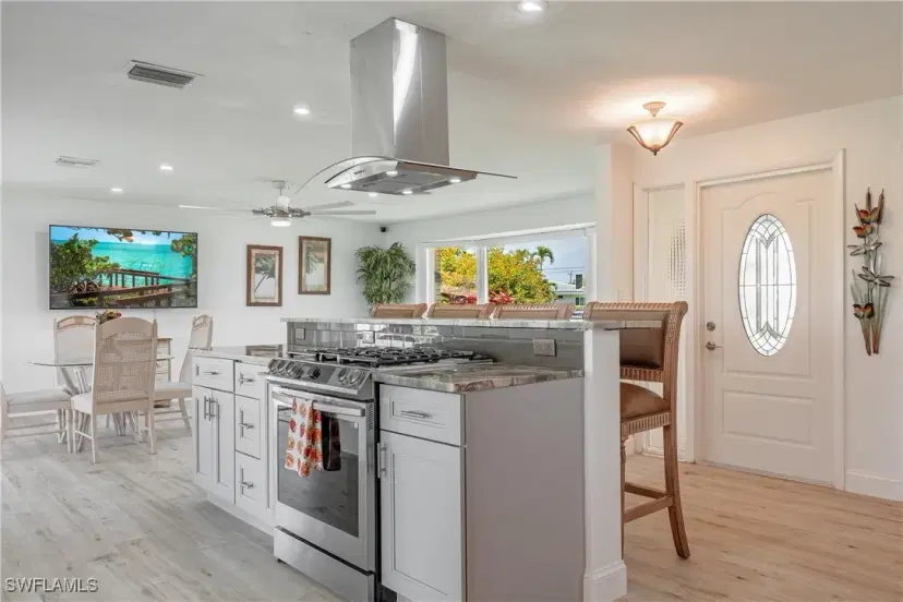 Picture of 846 Monticello Ct, Cape Coral FL 33904