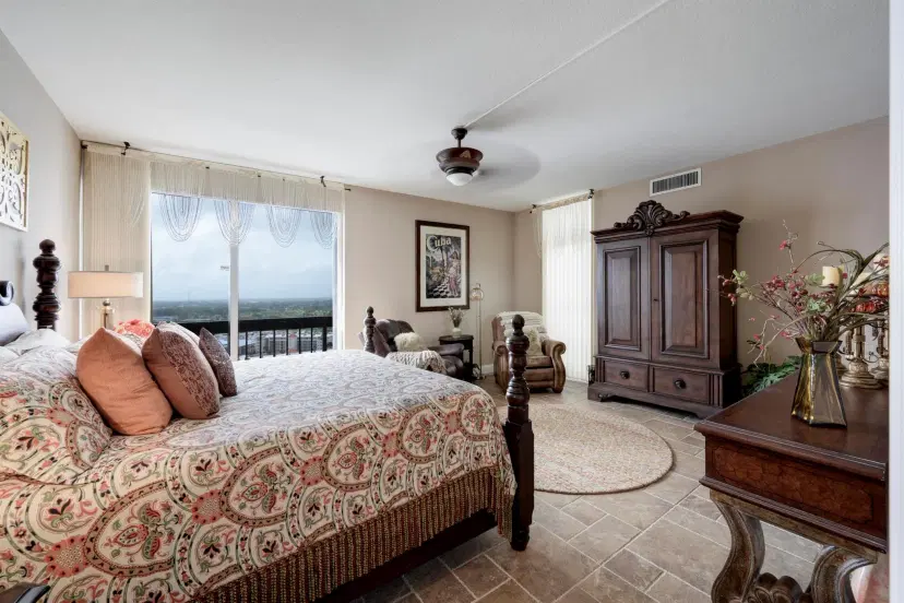 Picture of 108 Lakeshore Drive 38-T, North Palm Beach FL 33408
