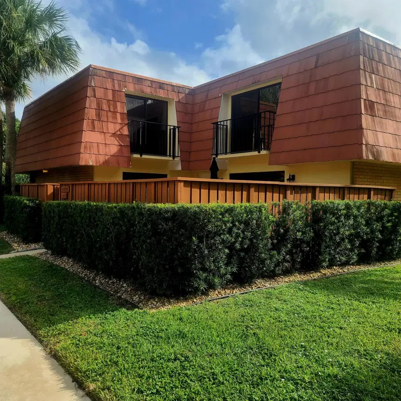 Picture of 421 Live Oak Lane, Boynton Beach FL 33436