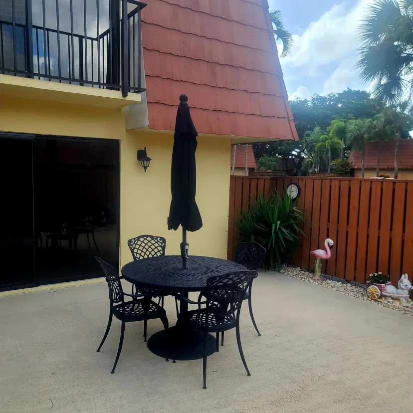 Picture of 421 Live Oak Lane, Boynton Beach FL 33436