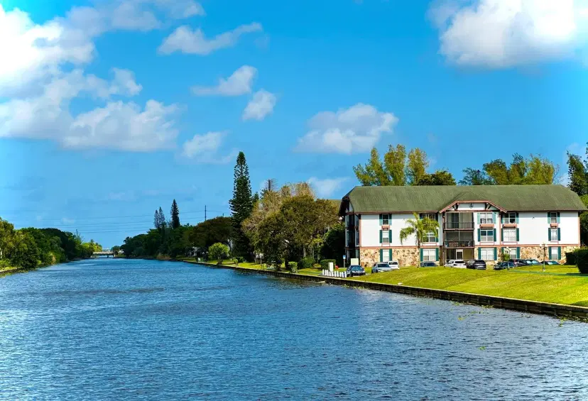 Picture of 3750 Inverrary Dr 3L, Lauderhill FL 33319