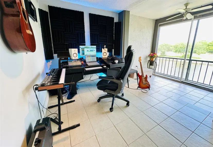 Picture of 3750 Inverrary Dr 3L, Lauderhill FL 33319