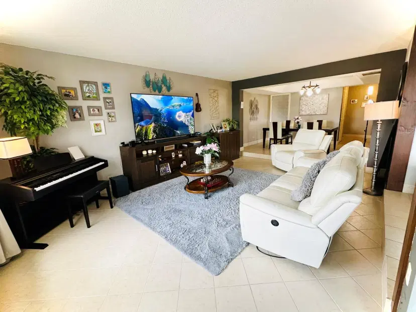 Picture of 3750 Inverrary Dr 3L, Lauderhill FL 33319