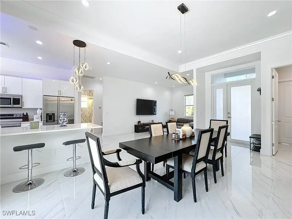 Picture of 2444 62Nd Ave Ne, Naples, FL 34120