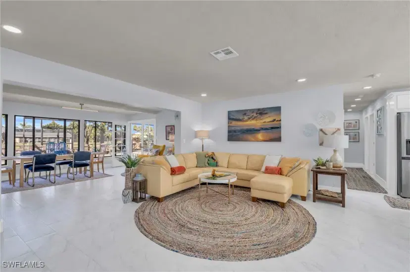 Picture of 1443 Windsor Ct, Cape Coral FL 33904