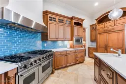 Picture of 2560 W Half Moon Walk, Naples, FL 34102