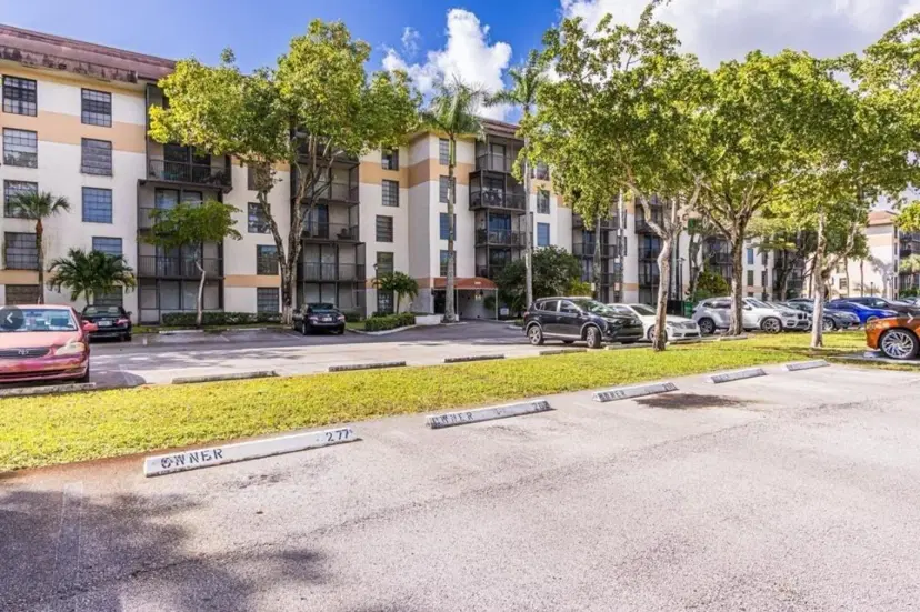 Picture of 5550 NW 44Th St 410-B, Lauderhill FL 33319