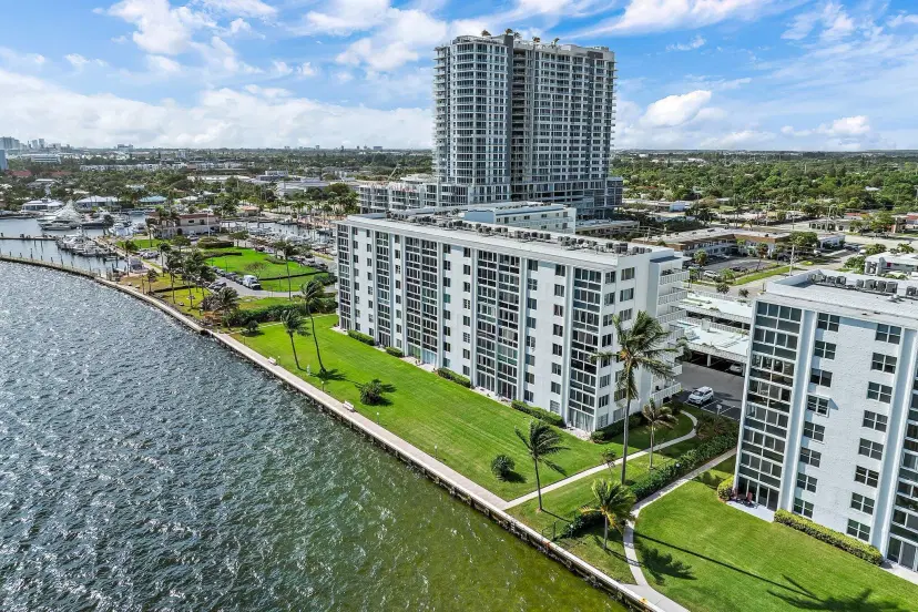 Picture of 301 Lake Shore Drive 711, Lake Park FL 33403