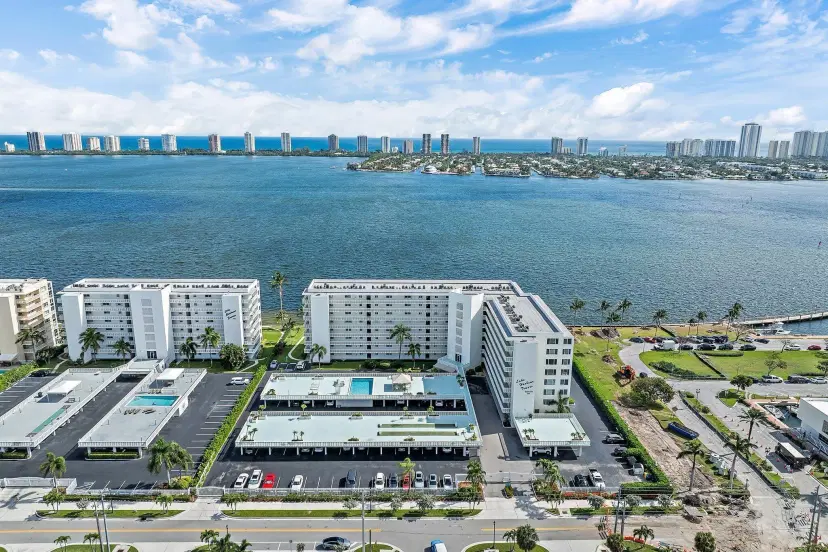 Picture of 301 Lake Shore Drive 711, Lake Park FL 33403