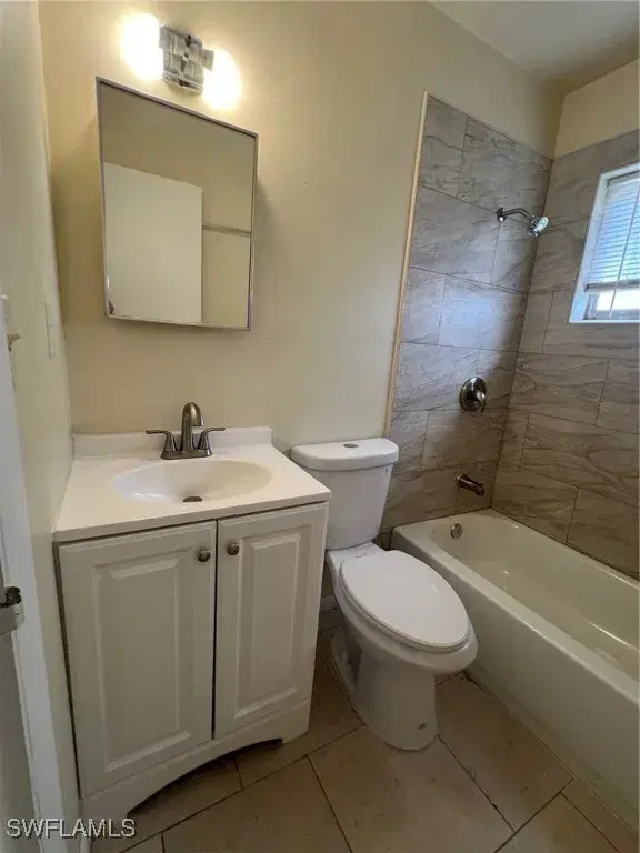Picture of 317 Morgan Cir N, Lehigh Acres FL 33936