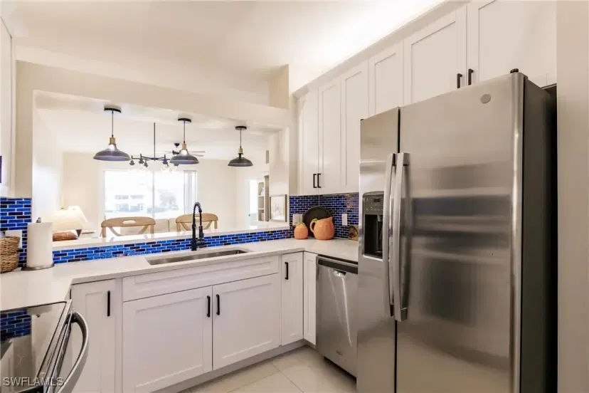 Picture of 440 Robin Hood Cir 102, Naples FL 34104