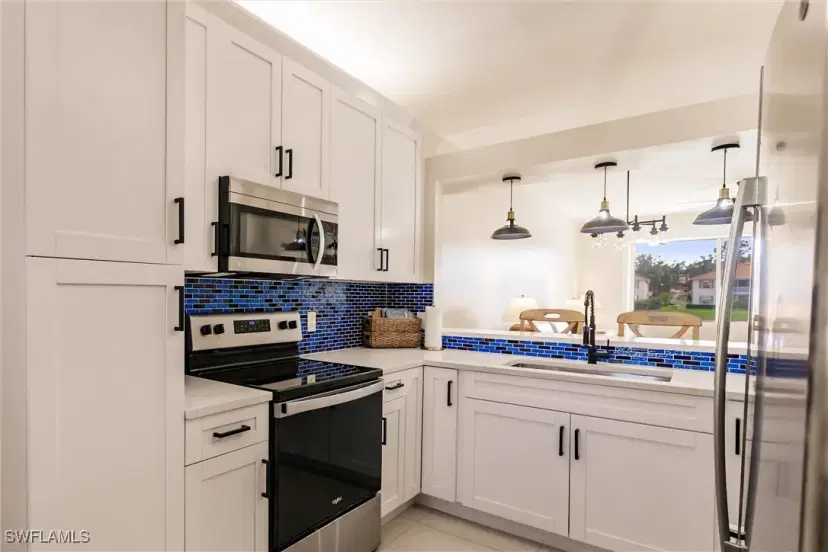 Picture of 440 Robin Hood Cir 102, Naples FL 34104