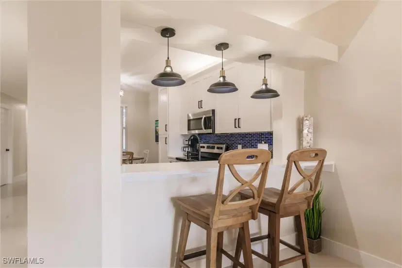 Picture of 440 Robin Hood Cir 102, Naples FL 34104
