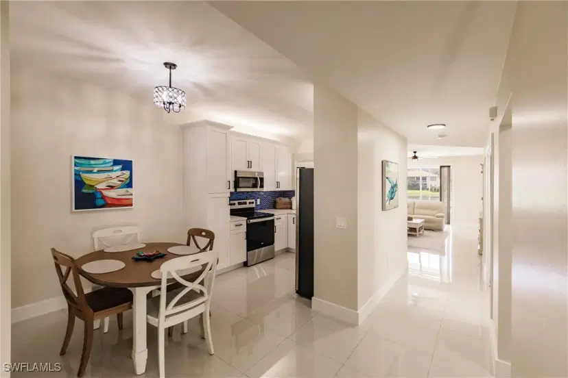 Picture of 440 Robin Hood Cir 102, Naples FL 34104