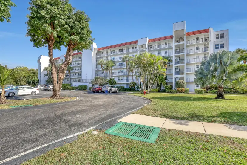 Picture of 3593 Birdie 206 Drive 206, Lake Worth FL 33467