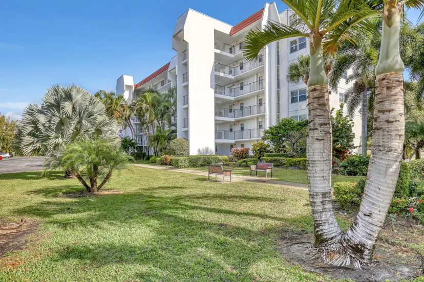 Picture of 3593 Birdie 206 Drive 206, Lake Worth FL 33467