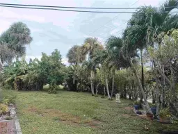 Picture of 1898 Harbor Ln, Naples, FL 34104