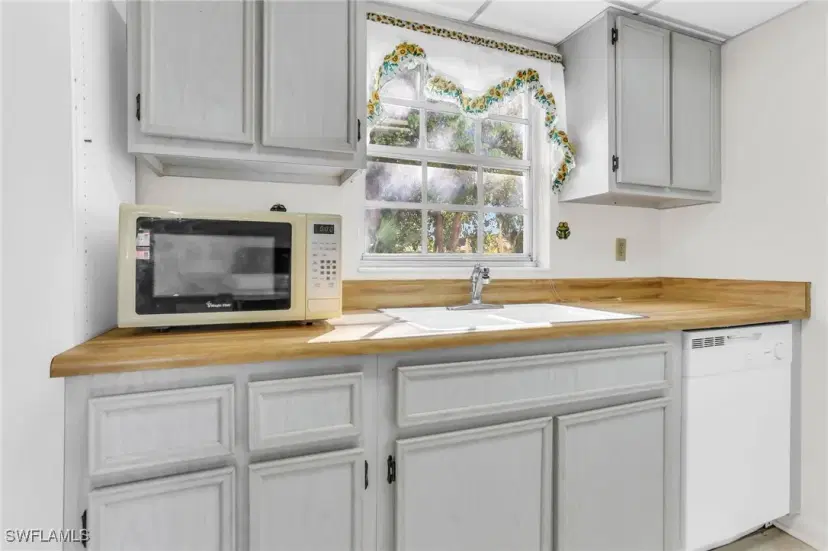 Picture of 7023 Cedarhurst Dr 10A, Fort Myers FL 33919
