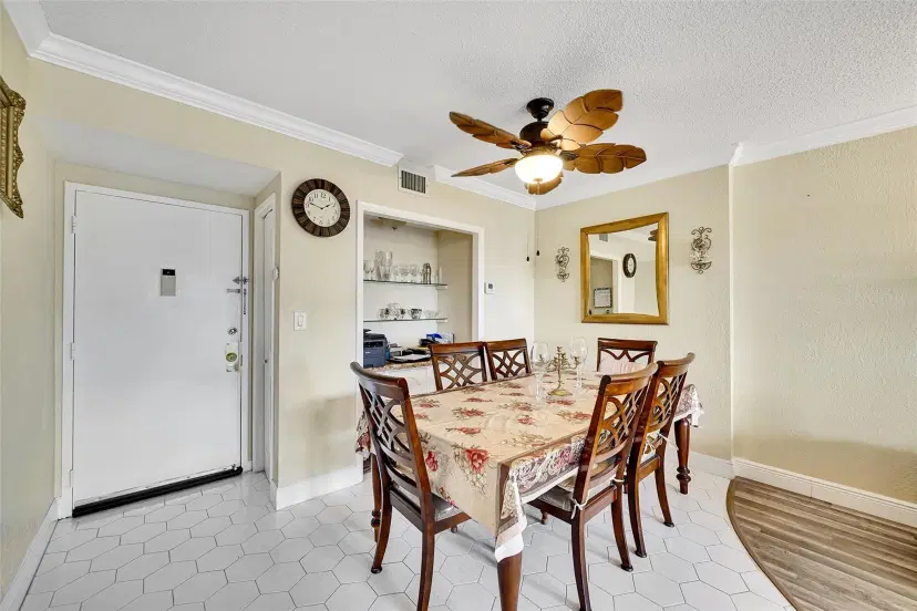 Picture of 4400 Hillcrest Dr 414B, Hollywood FL 33021