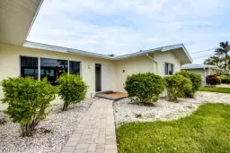 Picture of 913 SE 43Rd Ter, Cape Coral, FL 33904