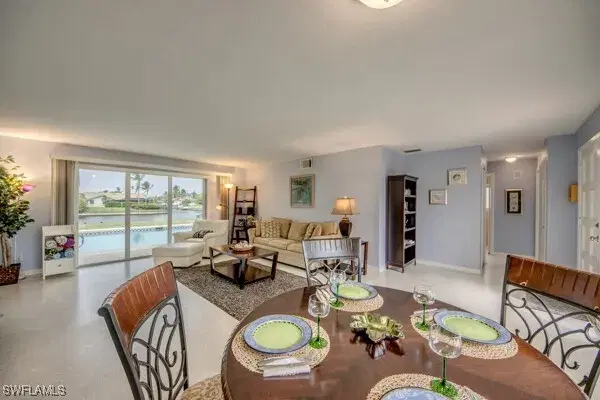 Picture of 913 SE 43Rd Ter, Cape Coral FL 33904